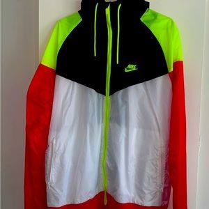 Nike Men's Sportswear Windrunner Hooded Jacket x LA